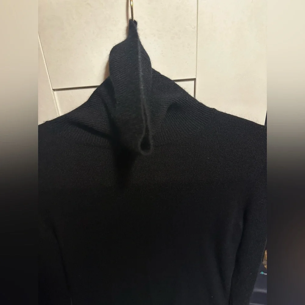 100% Cashmere Black Turtleneck Sweater - Picture 10 of 13